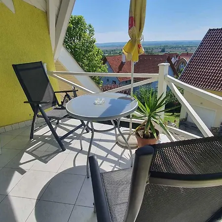 In Fonyod/balaton 18581 Appartement