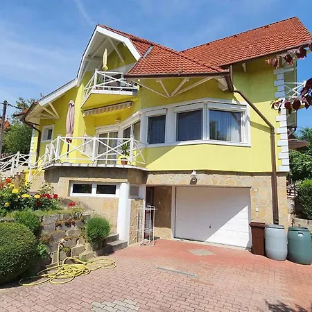 In Fonyod/balaton 18581 Apartman Fonyód