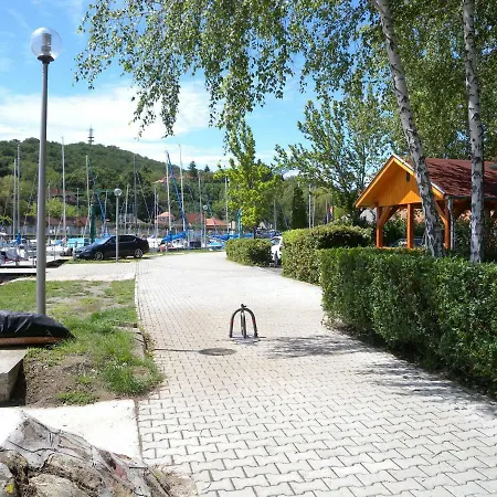 Apartman In Fonyod/balaton 18581 *